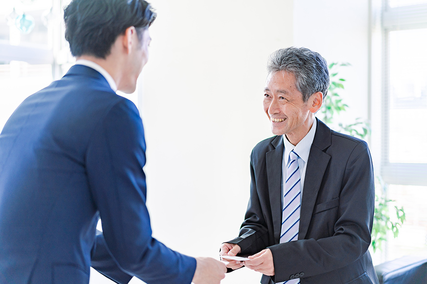 会社の説明を「名刺一枚」で済ましていませんか？