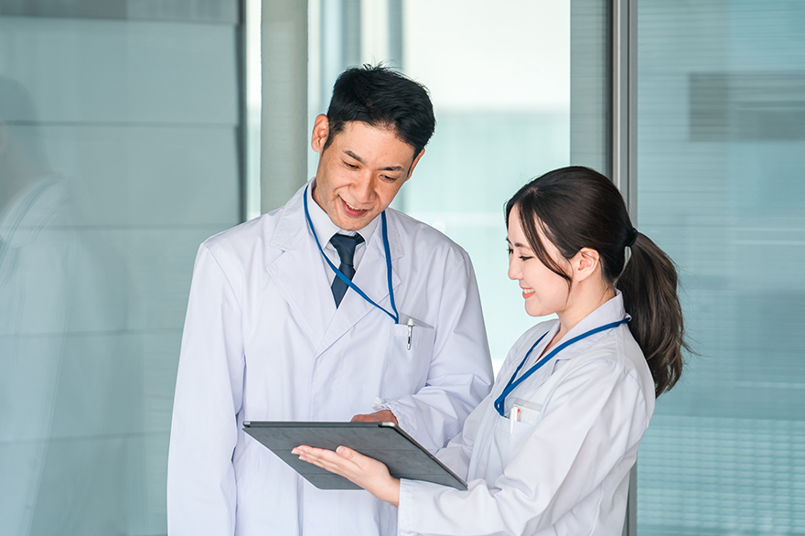 病院パンフレット作成ガイド｜種類・費用相場・作成手順・ポイントを解説